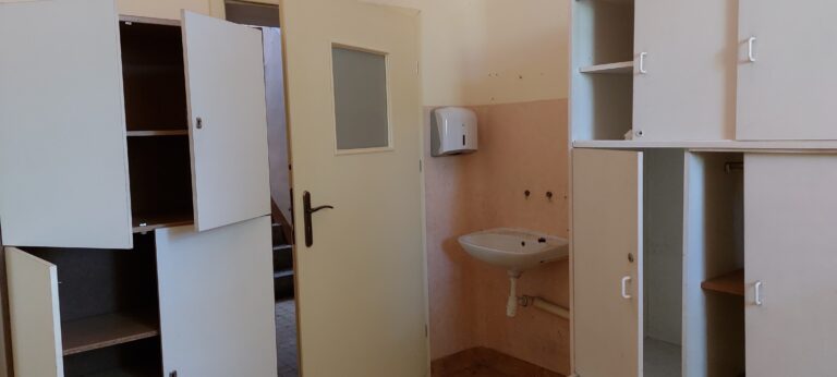 Opuszczony Szpital Psychiatryczny “Drewnica,,, Ząbki, województwo mazowieckie - relacja z 07.2023, zdjęcie 3