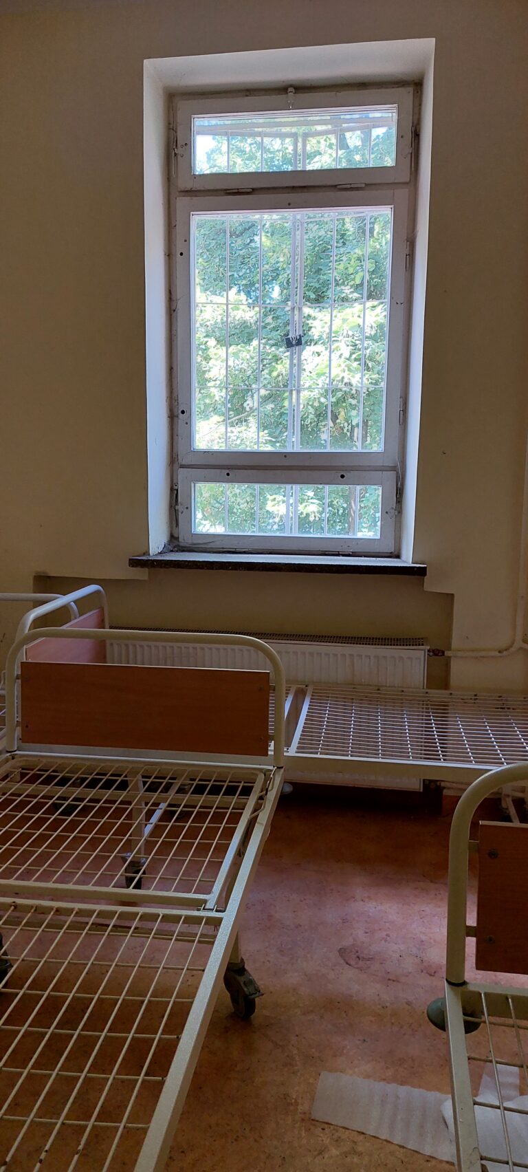 Opuszczony Szpital Psychiatryczny “Drewnica,,, Ząbki, województwo mazowieckie - relacja z 07.2023, zdjęcie 7