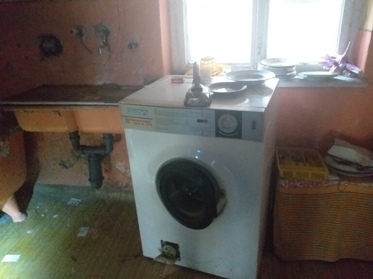 Opuszczony zabytkowy dom mieszczan, Chrzanów, województwo małopolskie - zdjęcie 2