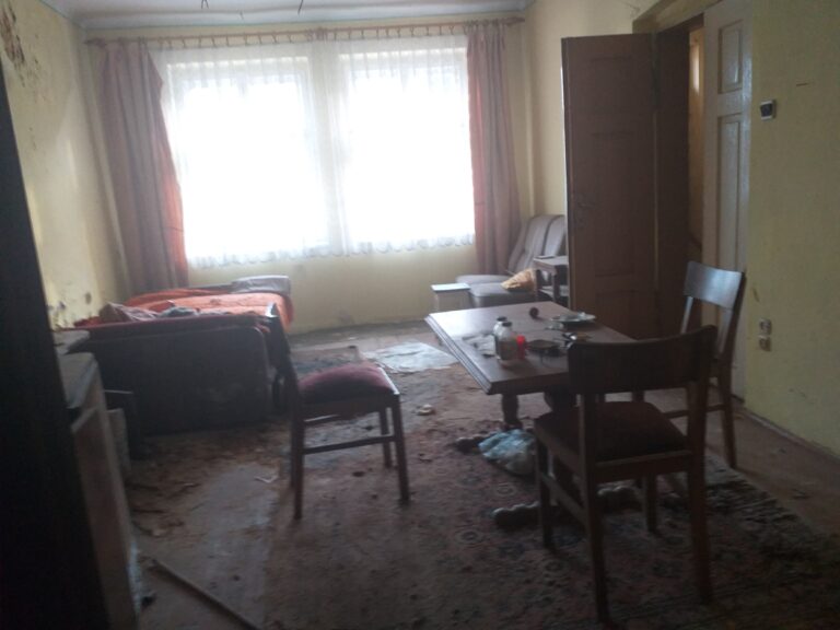 Opuszczony zabytkowy dom mieszczan, Chrzanów, województwo małopolskie - zdjęcie 5