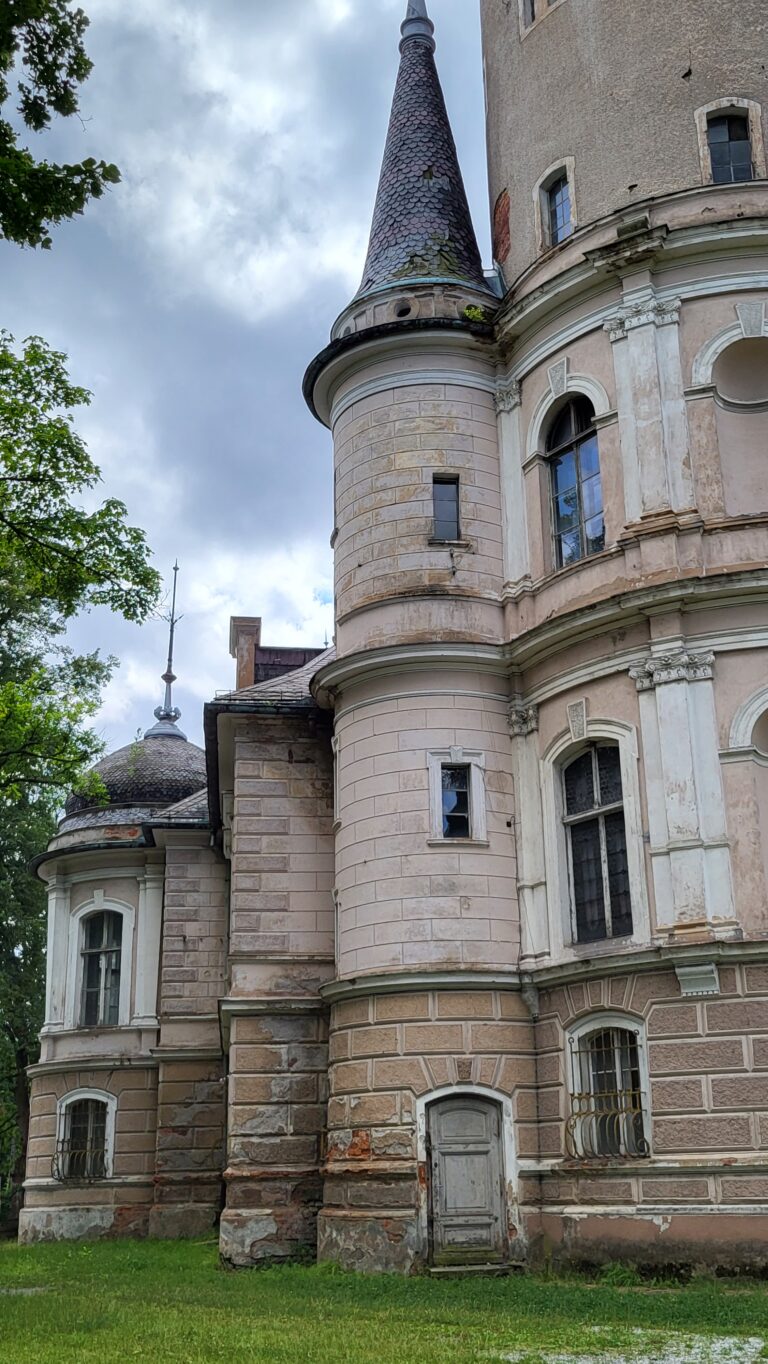 Pałac rodu von Magnis, Bożków, województwo dolnośląskie - relacja z 07.2023, zdjęcie 9