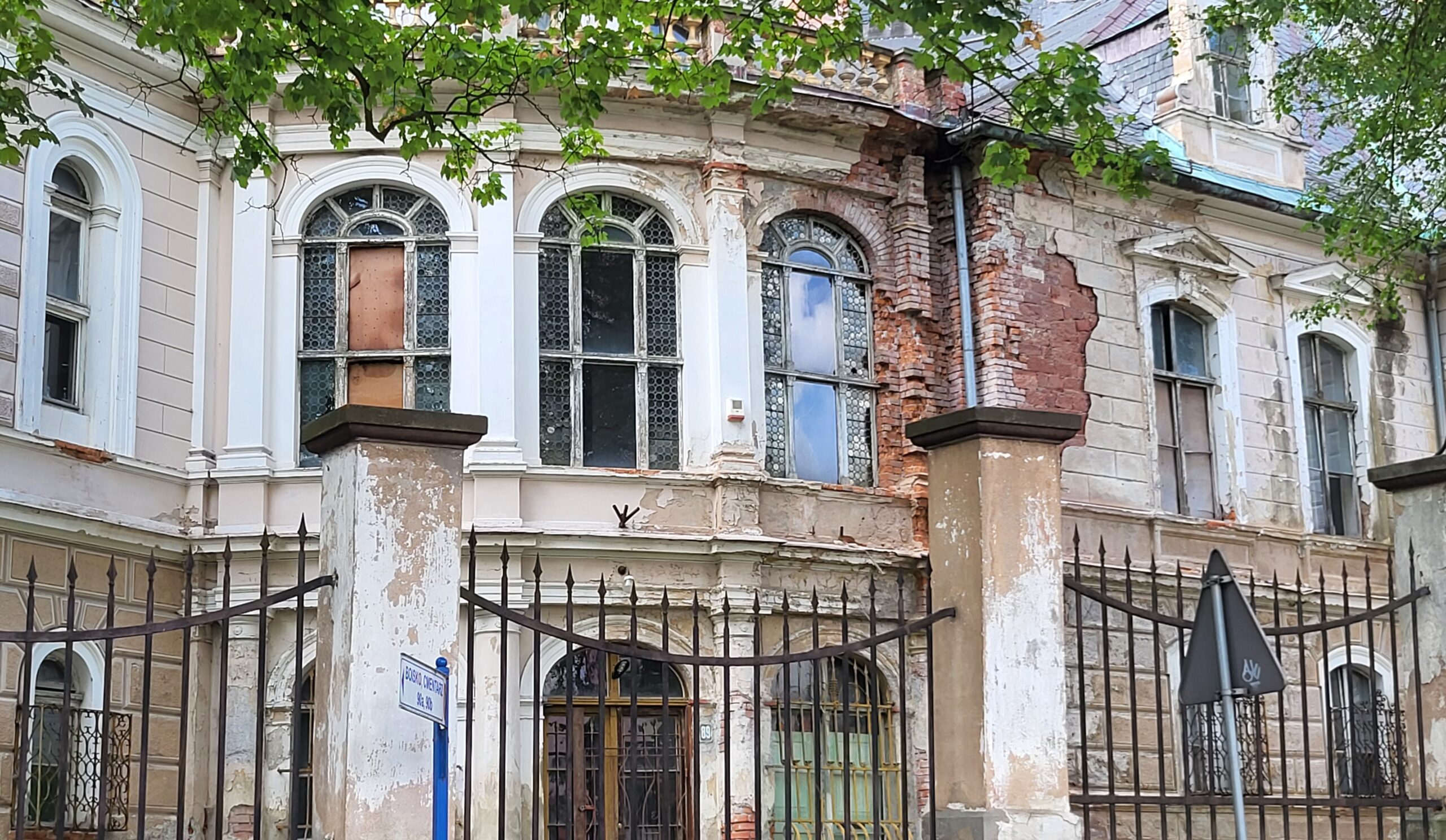 Pałac rodu von Magnis, Bożków, dolnośląskie — zdjęcie 8