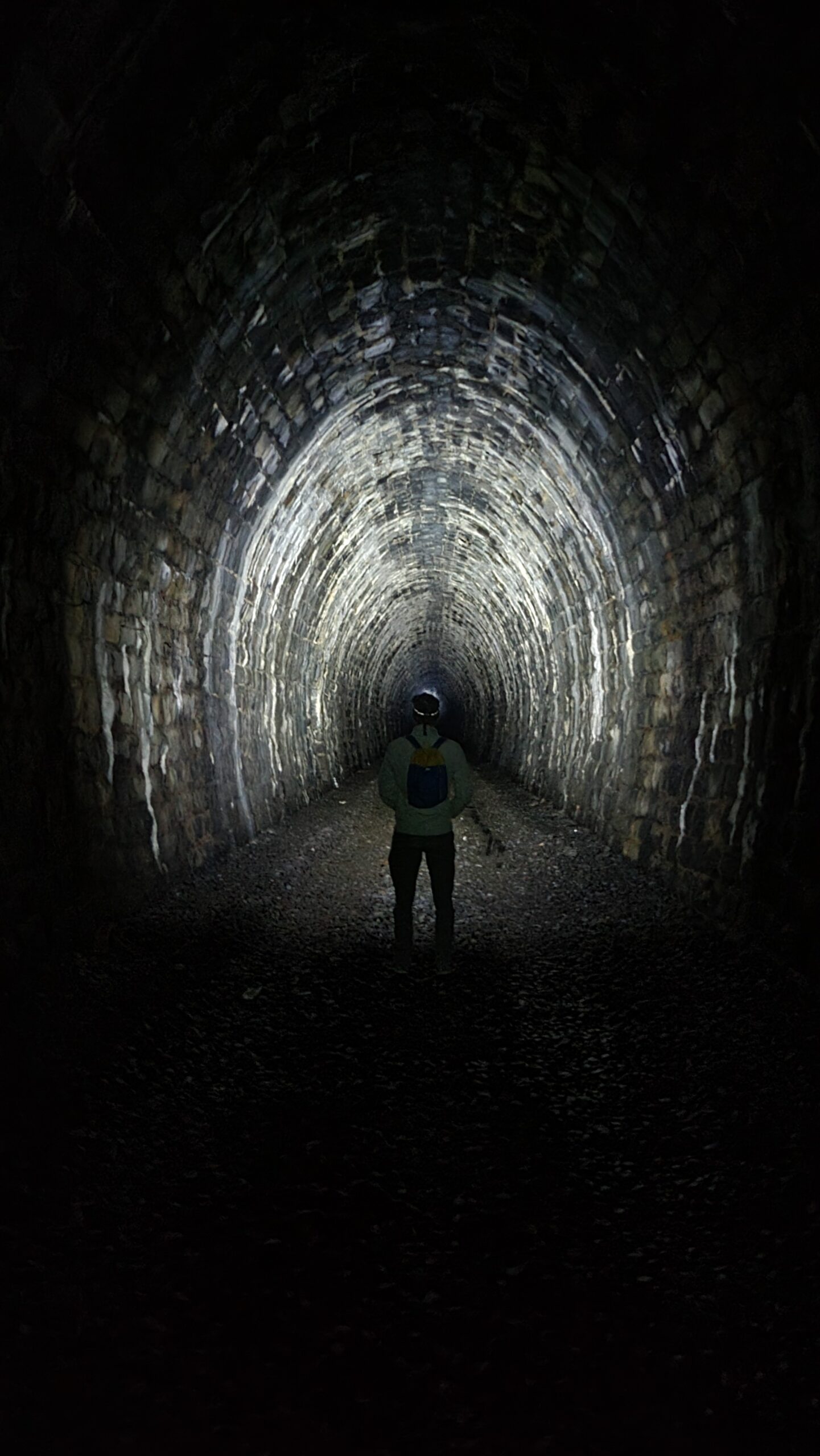 Opuszczony tunel kolejowy, Ogorzelec, województwo dolnośląskie