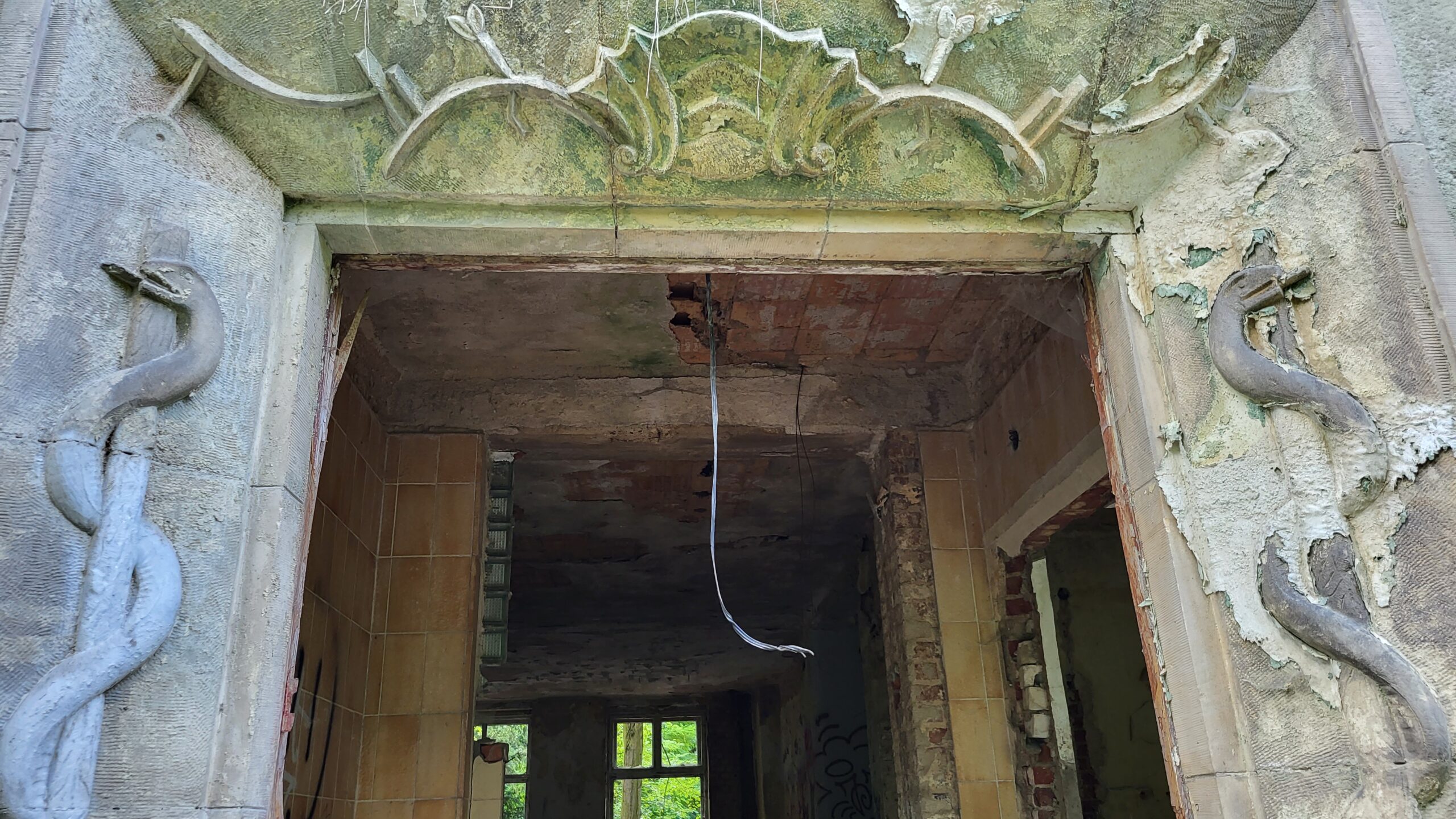 Opuszczony WIELKI SZPITAL rosyjski, Legnica, dolnośląskie — zdjęcie 7
