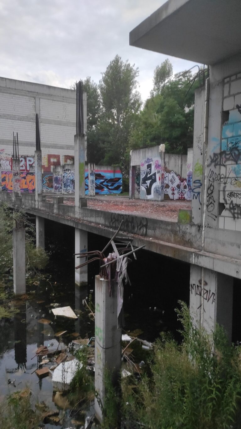 Opuszczony pustostan, Kraków, województwo małopolskie - relacja z 07.2023, zdjęcie 11