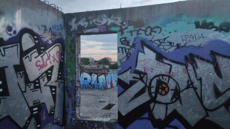 Opuszczony pustostan, Kraków, województwo małopolskie - relacja z 07.2023, zdjęcie 14