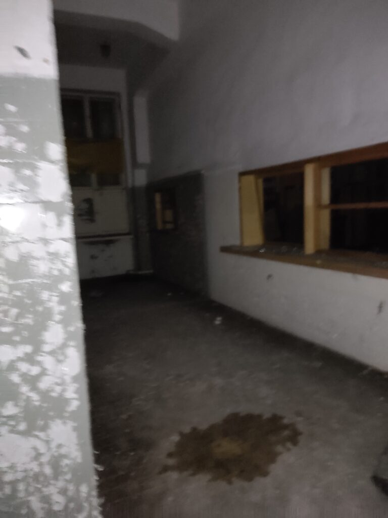 Opuszczona szkoła, Police, województwo zachodniopomorskie - zdjęcie 3