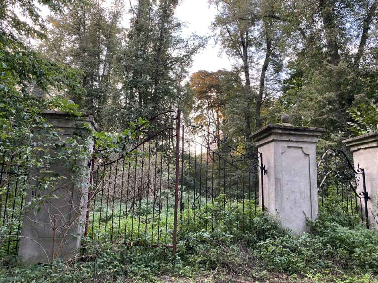 Opuszczony Dworek Stążki, Łowinek, województwo kujawsko-pomorskie - relacja z 09.2023, zdjęcie 2
