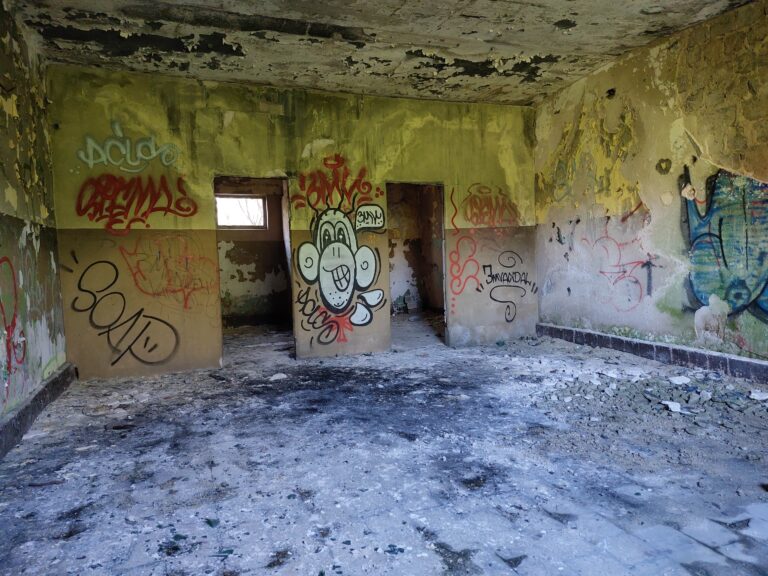 Opuszczona stacja kolejowa, Kielce, województwo świętokrzyskie - zdjęcie 6