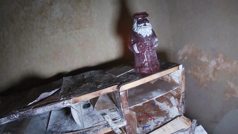Opuszczony dom po pożarze, Chrzanów, województwo małopolskie - zdjęcie 8
