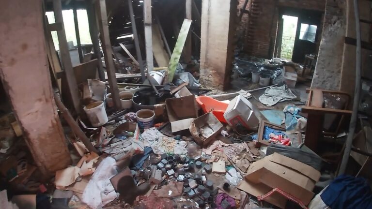 Opuszczony dom po pożarze, Chrzanów, województwo małopolskie - zdjęcie 9