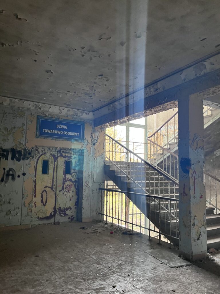 Opuszczony szpital, Starachowice, województwo świętokrzyskie - relacja z 03.2023, zdjęcie 39
