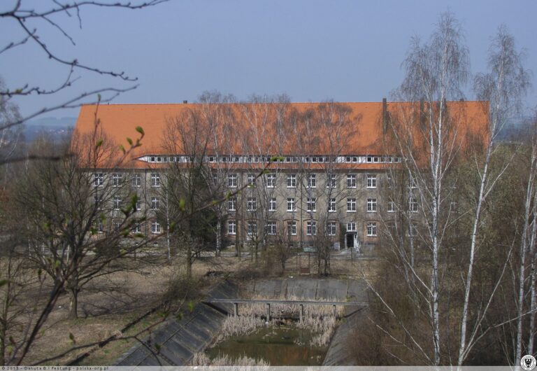 Opuszczony odział psychiatryczny., Porajów, województwo dolnośląskie - zdjęcie 2