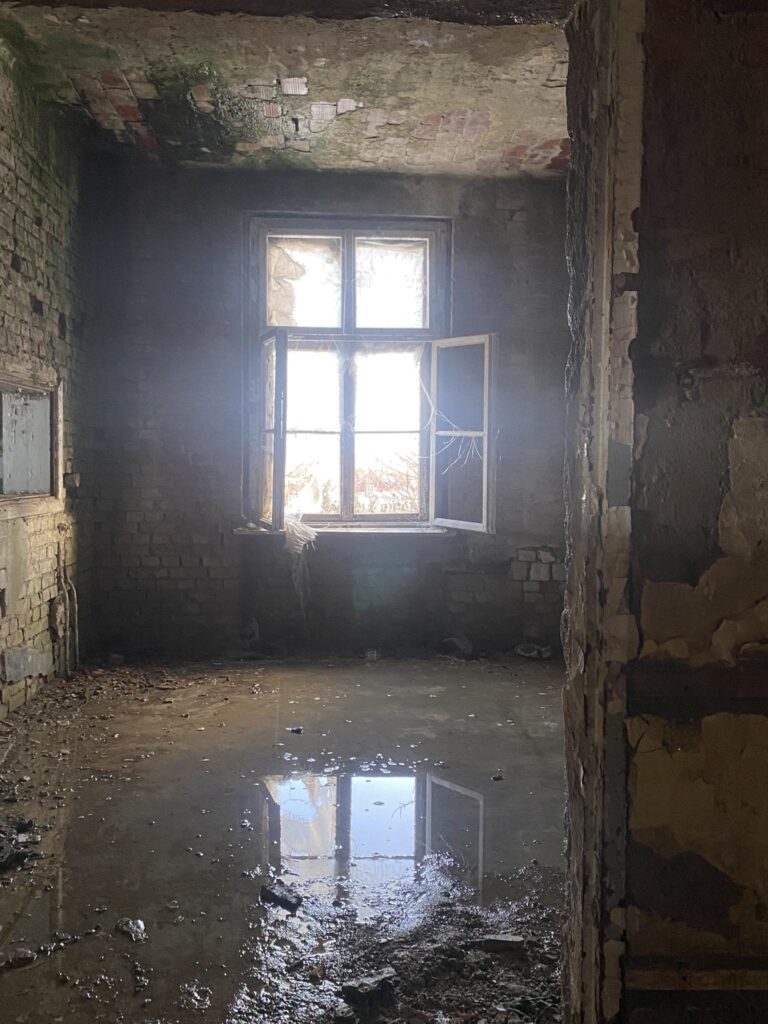 Opuszczony szpital, Bartoszyce, województwo warmińsko-mazurskie - relacja z 12.2023, zdjęcie 4