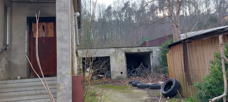 Opuszczony Dom Tadeusza i jego fiat 125, Gdynia, województwo pomorskie - relacja z 03.2024, zdjęcie 1