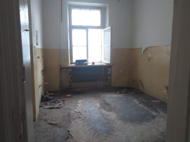 Opuszczony dworek z 1921, Tarnów, województwo małopolskie - relacja z 01.2024, zdjęcie 19