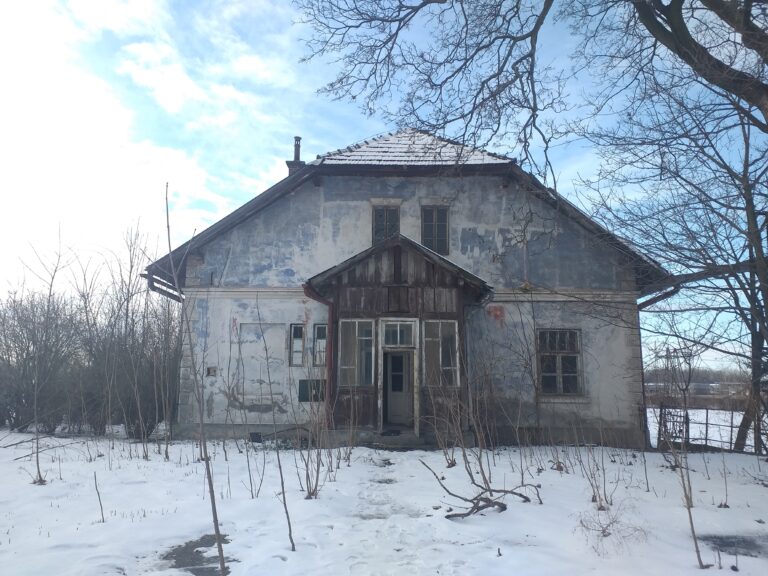 Opuszczony dworek z 1921, Tarnów, województwo małopolskie - relacja z 01.2024, zdjęcie 21