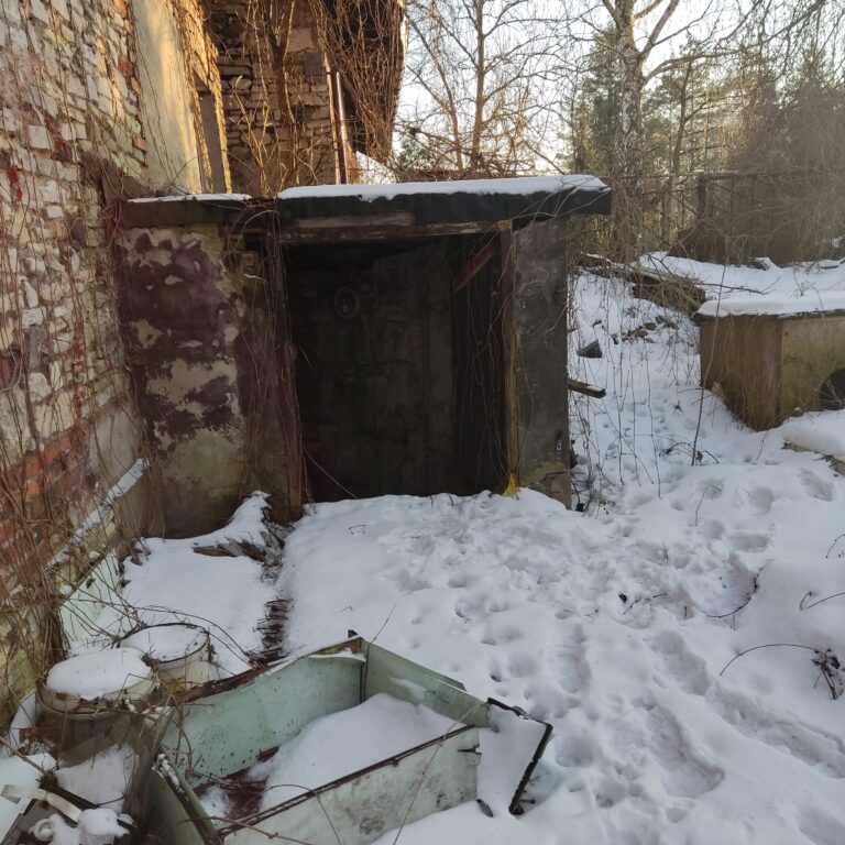 Opuszczony dom na starej hucie, Jaworzno, województwo śląskie - zdjęcie 3