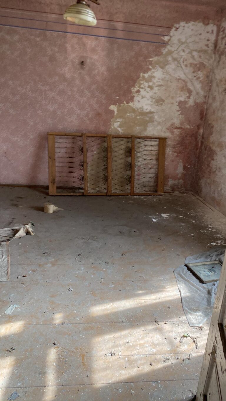 Opuszczony dom, Kwaczała, województwo małopolskie - zdjęcie 4