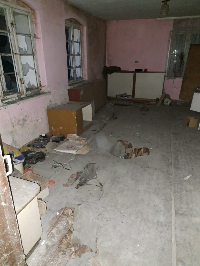 Opuszczone gospodarstwo, Krzyżowice, województwo śląskie - relacja z 03.2024, zdjęcie 12
