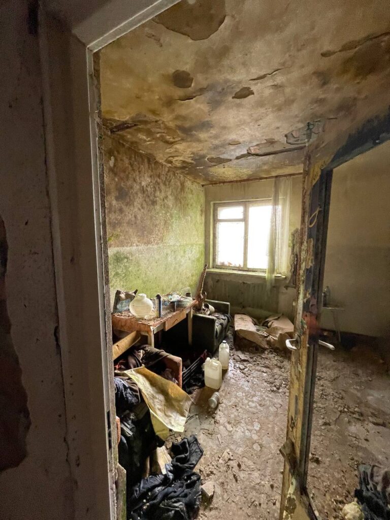 Stary opuszczony duży dom z wyposażeniem, Stare Babice, województwo mazowieckie - zdjęcie z relacji 9