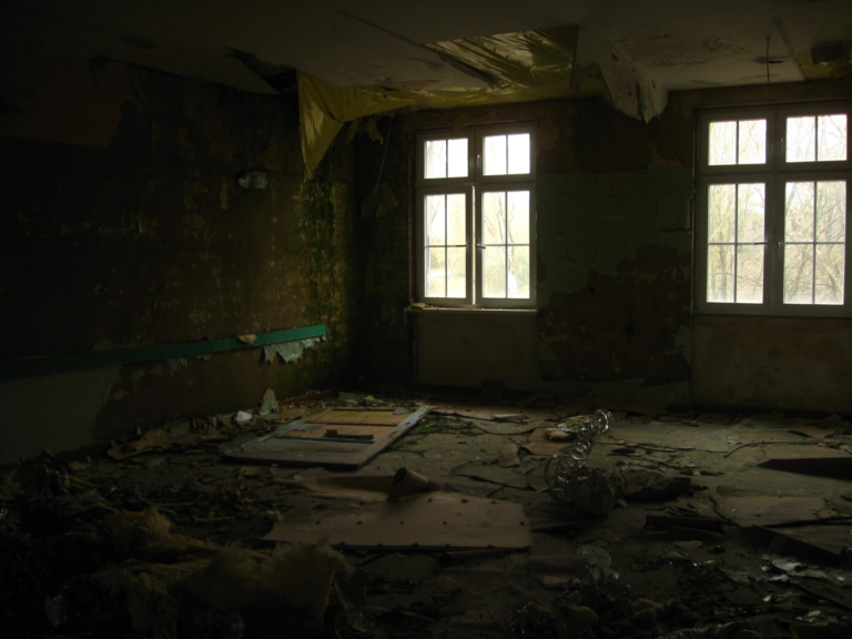 Opuszczony odział psychiatryczny., Porajów, województwo dolnośląskie - relacja z 04.2024, zdjęcie 4