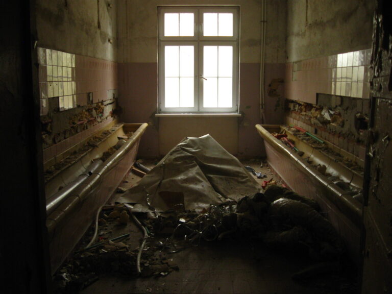 Opuszczony odział psychiatryczny., Porajów, województwo dolnośląskie - relacja z 04.2024, zdjęcie 6