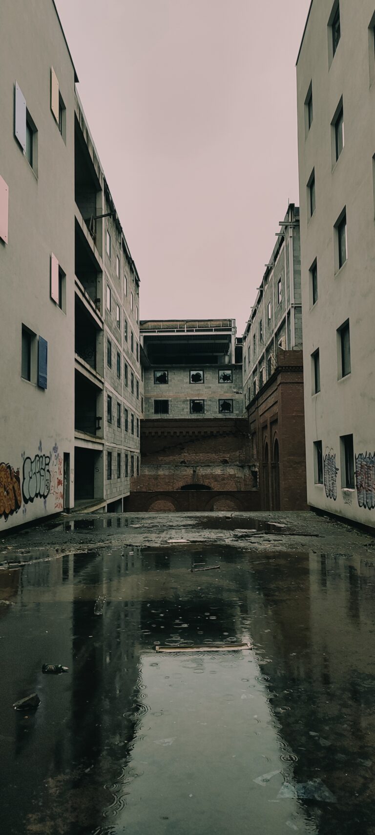 stary niedokonczony hotel, Sosnowiec, województwo śląskie - relacja z 03.2024, zdjęcie 11