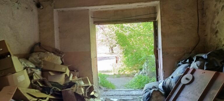 Opuszczony Kompleks budynków (obok wełnopolu), Częstochowa, województwo śląskie - relacja z 05.2024, zdjęcie 2