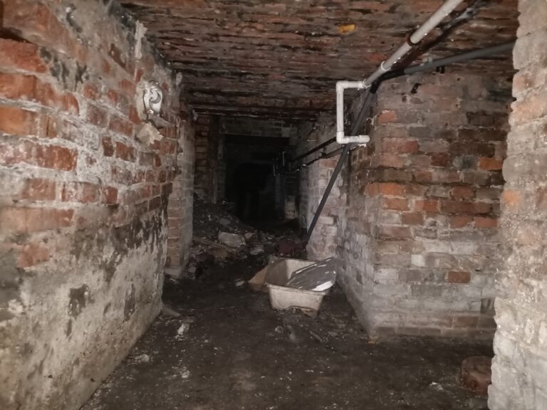 opuszczona kamienica na żelaznej, Warszawa, województwo mazowieckie - zdjęcie 3
