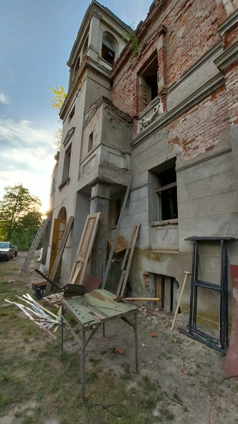 Ruiny Pałacu z 1707 roku, Stradomia Wierzchnia, województwo dolnośląskie - zdjęcie 8