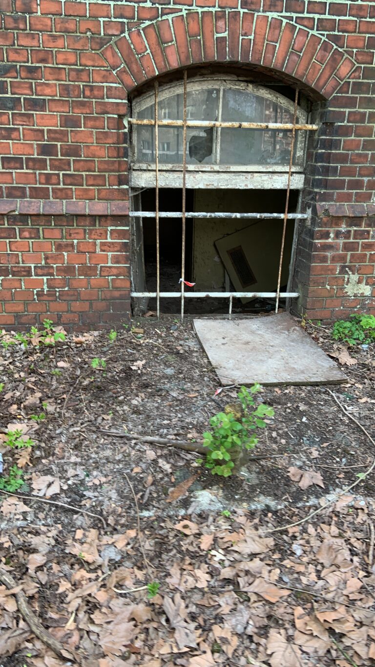 Opuszczony szpital w Raciborzu, Racibórz, województwo śląskie - relacja z 04.2024, zdjęcie 63