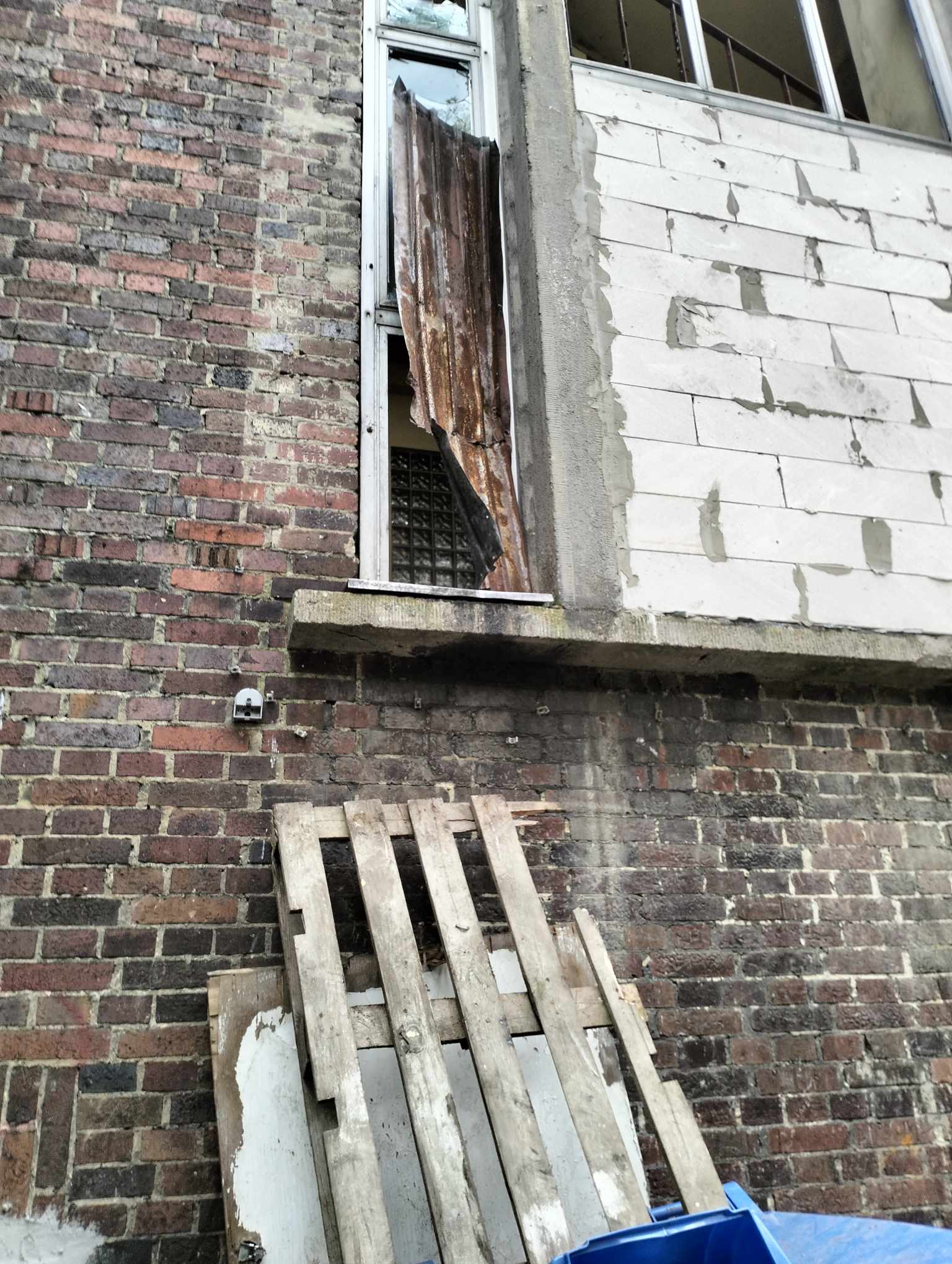 Opuszczona klinika ginekologii i położnictwa, Zabrze, śląskie — zdjęcie 1