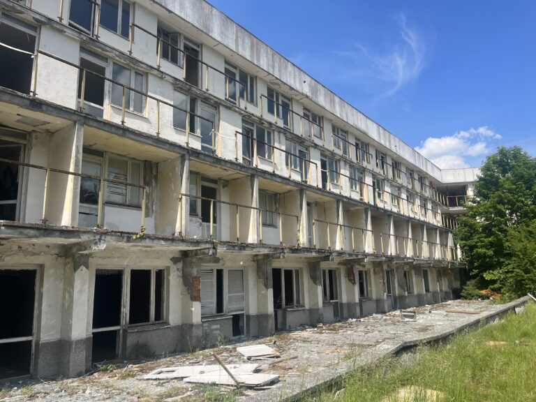 Opuszczony ośrodek szkolenia policji +/hotel/domki wypoczynkowe, Poznań, województwo wielkopolskie - relacja z 05.2024, zdjęcie 14
