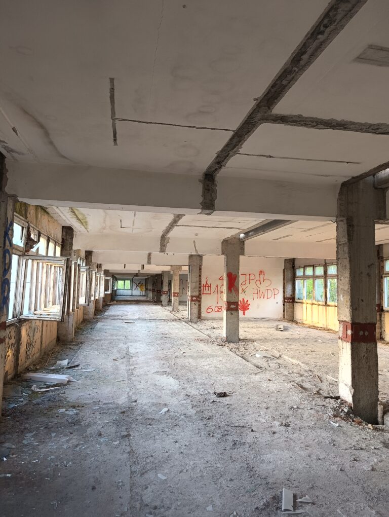 Opuszczona przychodnia przy KWK Śląsk, Ruda Śląska, województwo śląskie - relacja z 05.2024, zdjęcie 9