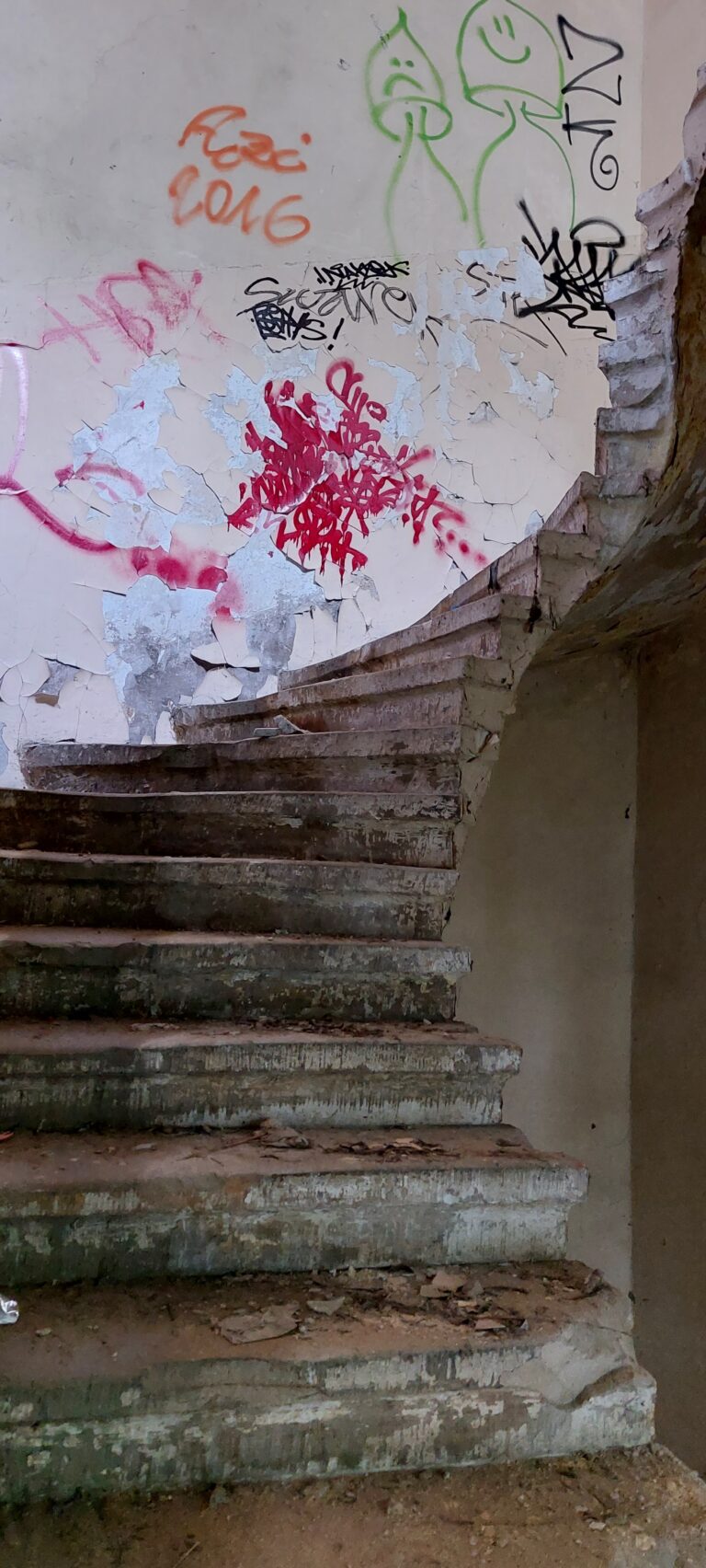 opuszczona szkoła, Częstochowa, województwo śląskie - relacja z 06.2024, zdjęcie 14