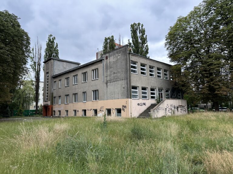 Opuszczony dom dziecka NR. 7, Łódź, województwo łódzkie - zdjęcie 1