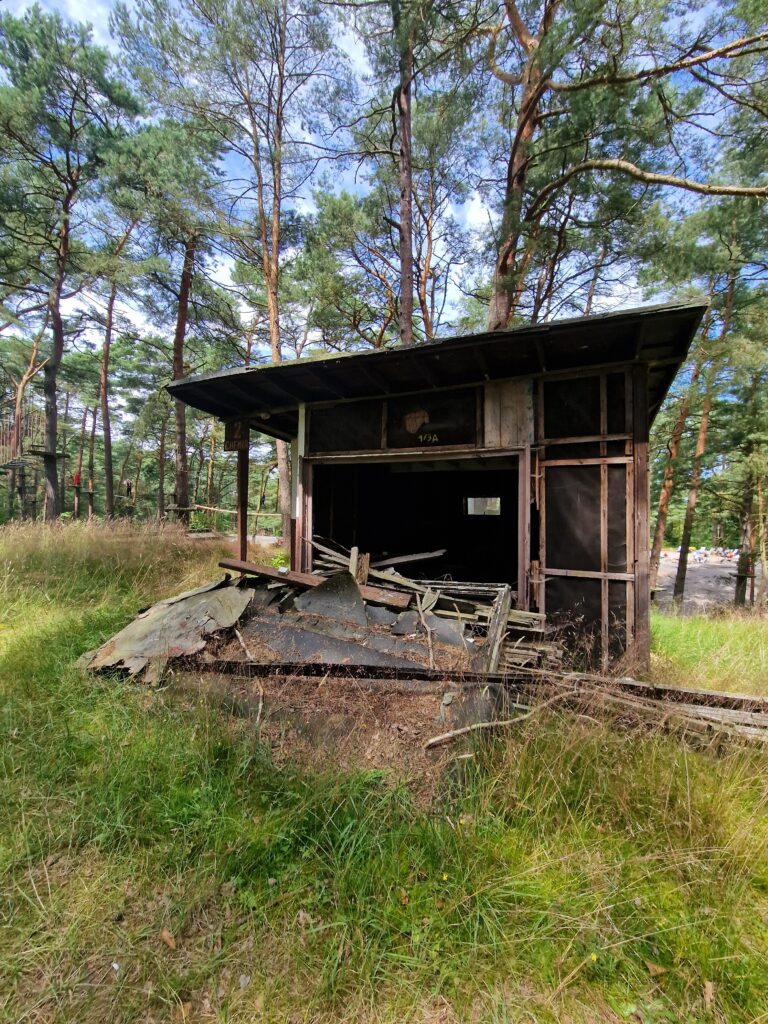 Opuszczone domki letniskowe, Pogorzelica, województwo zachodniopomorskie - zdjęcie 1