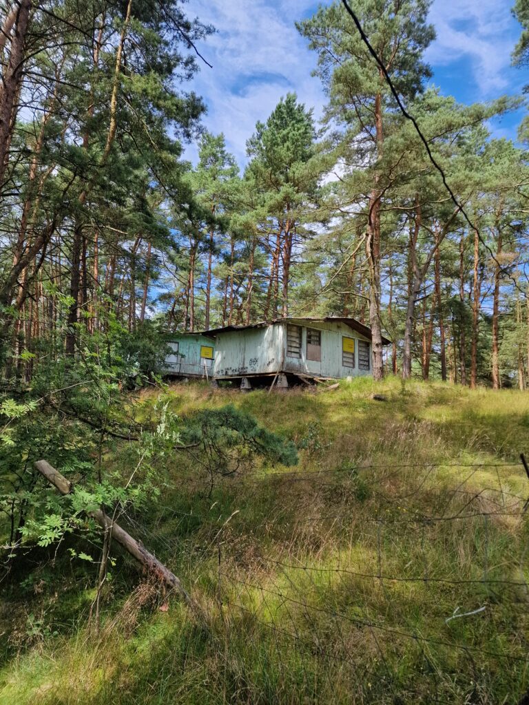 Opuszczone domki letniskowe, Pogorzelica, województwo zachodniopomorskie - zdjęcie 2