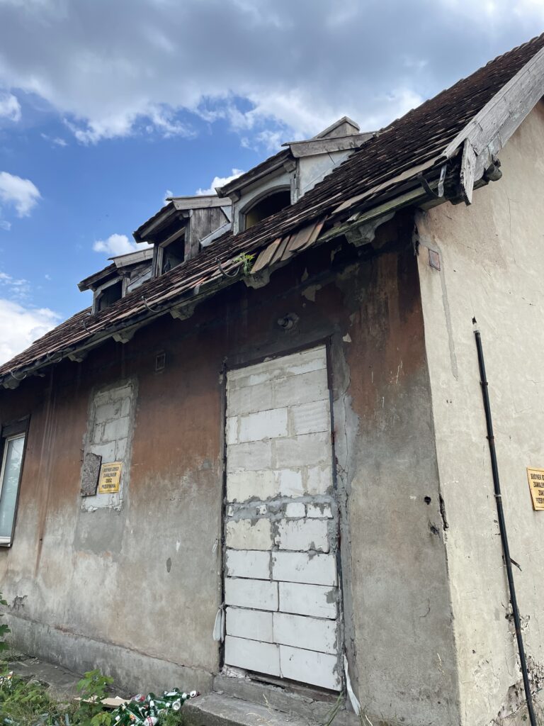 Opuszczony dom, Brzeszcze, województwo małopolskie - relacja z 07.2024, zdjęcie 1