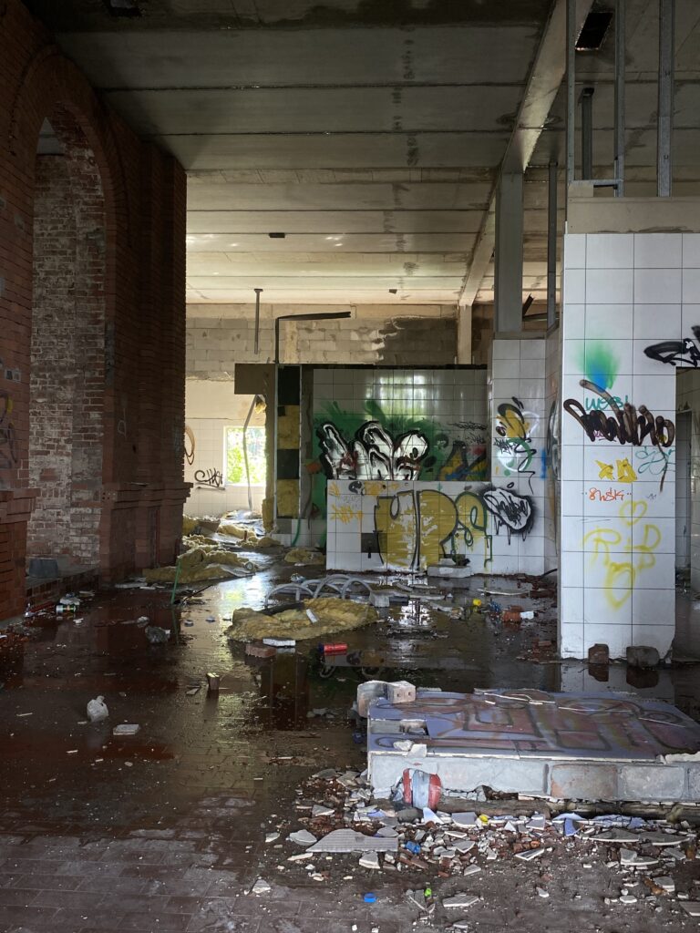 stary niedokonczony hotel, Sosnowiec, województwo śląskie - relacja z 07.2024, zdjęcie 19