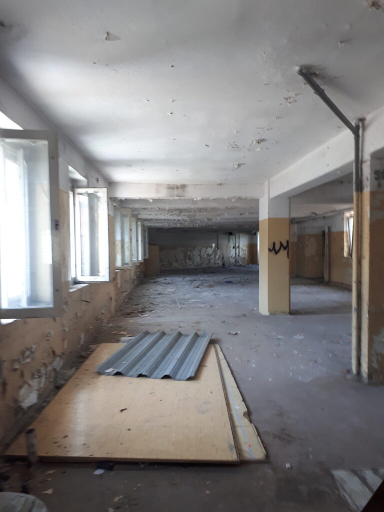 Opuszczone zakłady odzieżowe “Modus”, Bydgoszcz, województwo kujawsko-pomorskie - relacja z 07.2024, zdjęcie 9