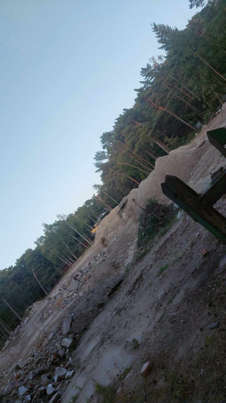 Opuszczony ośrodek wypoczynkowy Mewa i Gryf, Pogorzelica, województwo zachodniopomorskie - relacja z 07.2023, zdjęcie 3