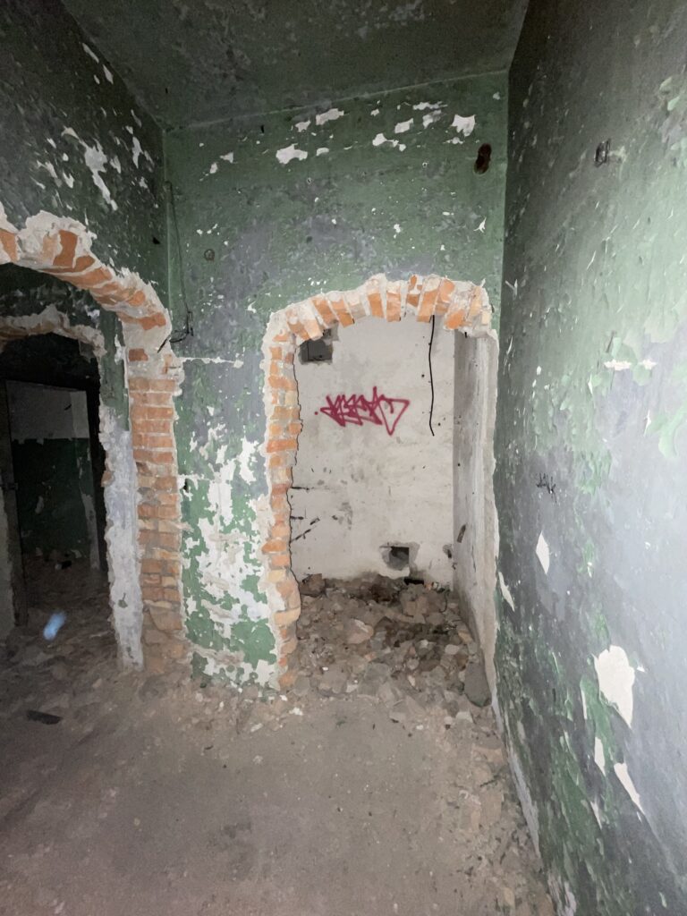 Opuszczony bunkier, Łeba, województwo pomorskie - zdjęcie 5