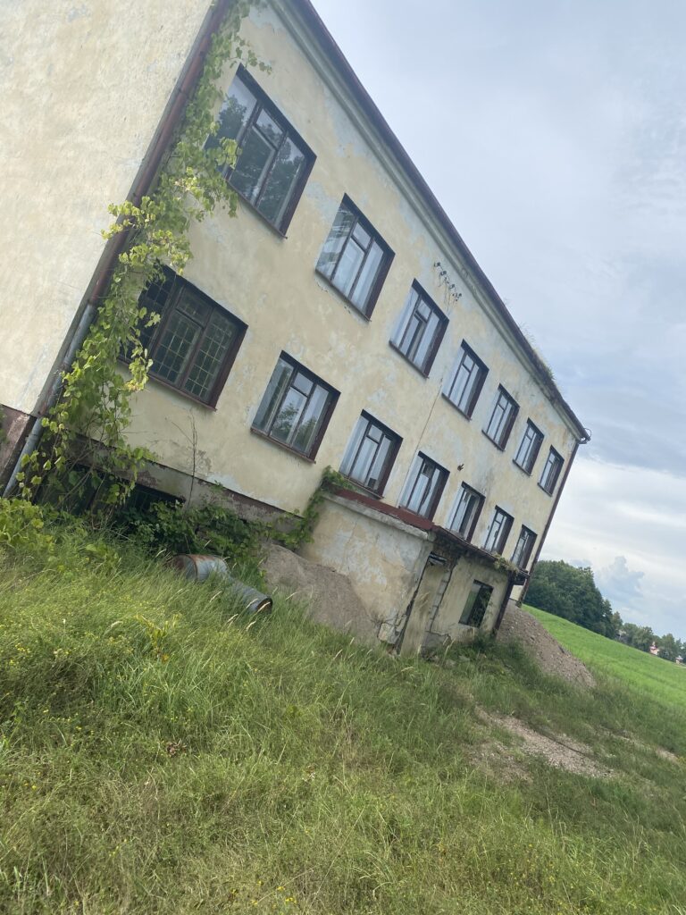 Szkoła podstawowa z j. litewskim, Wojtokiemie, województwo podlaskie - relacja z 08.2024, zdjęcie 8