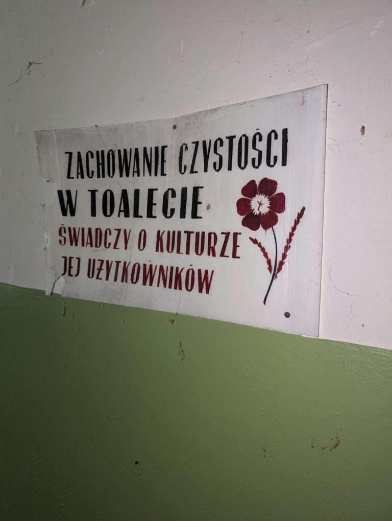 Opuszczony ośrodek wypoczynkowy PTTK, Charzykowy, województwo pomorskie - relacja z 08.2024, zdjęcie 5