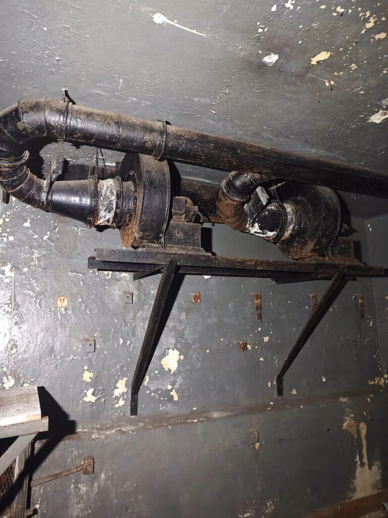 Dawny schron łączności CRN – JW 2823 Wierzonka, Mielno, województwo wielkopolskie - zdjęcie 7