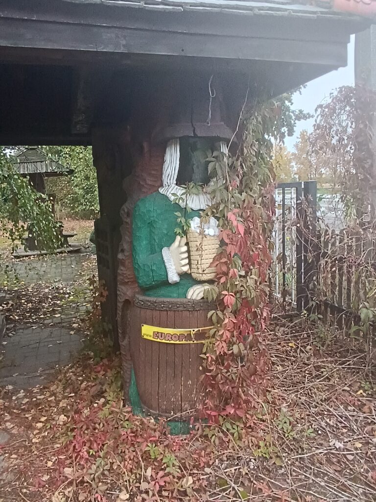Opuszczony klimatyczny mini lunapark ., Warszowice, województwo śląskie - zdjęcie 3