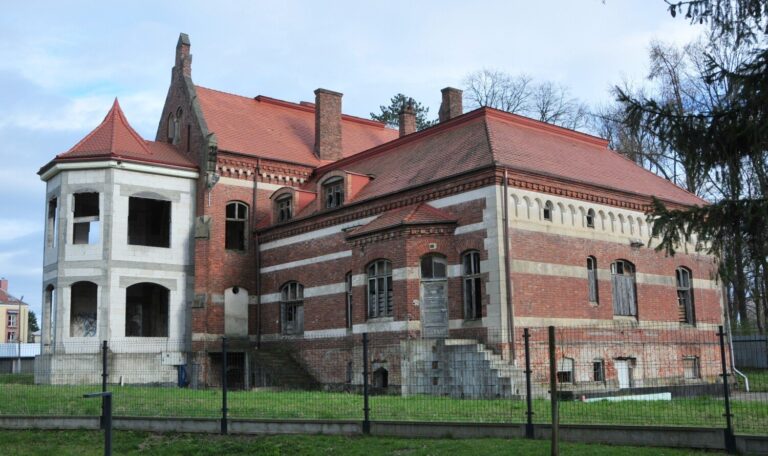 Pałac Kaczkowskich w Krośnie, Krosno, województwo podkarpackie - zdjęcie 3