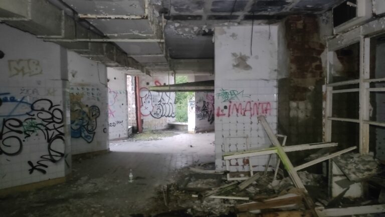 Opuszczony ośrodek wypoczynkowy Maciejka, Ustroń, województwo śląskie - relacja z 08.2024, zdjęcie 44